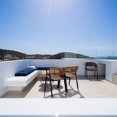 Kouros Blanc Resort & Suites