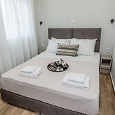 Raise Athens Metro Apartments