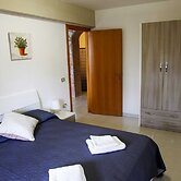 Pretty Holiday Apartment in a Residence Just 900m From the Sandy Beach