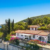 Nitsa s House - 2 bed House in Front of the sea