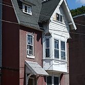 Global Bed & Breakfast