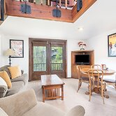 Manitou Lodge 7 Hotel Room by Alpine Lodging Telluride