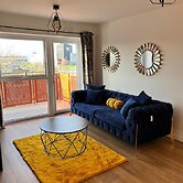 Luxury 2-bed Flat in Lakeside, West Thurrock