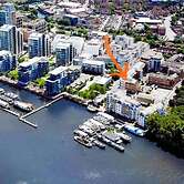 Amazing Riverside Boheme Home in SW London!