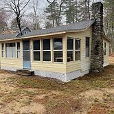 Swallow - Limit 4 2 Bedroom Cottage by RedAwning