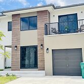 302 Rare find The Blue Sky Beach House