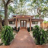 Find Peace - Tiny House in Japanese Garden