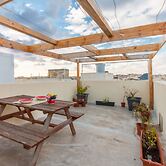 Senglea, Typical Seaview Townhouse