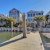 20 Morgan Place Drive by Avantstay Waterfront Home w/ Private Dock