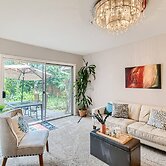 Charming Mid Century Home Near Airport & Columbia River