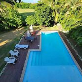 Spacious Trendy Villa At Metro Country Club