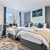 Impeccable 4-bed House With Garden in Brixton