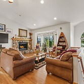 Pine Mountain Paradise 3 Bedroom Home by RedAwning