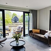 Private Jetty + Modern Comfort