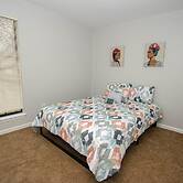 House - Sleeps 9 - Parking - Patio