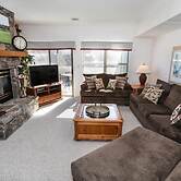 Seven Springs Stonegate 2 Bedroom Deluxe Condo, Ski-In/Out, Sleeps 8!