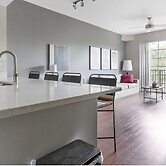 Contemporary 1br, In Unit Washer/dryer, Free Parking With All Amenitie