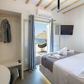 Droufakos home - Lux seafront apt