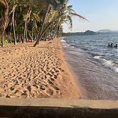 Tembo Beach Hotel