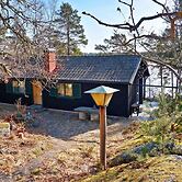 6 Person Holiday Home in Djurhamn