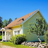 Cozy Family Cottage Near the Sea