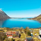 6 Person Holiday Home in Laupstad