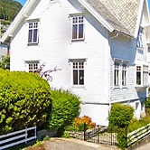 8 Person Holiday Home in Maloy-by Traum