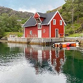 6 Person Holiday Home in Hardbakke