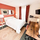 ITH Hermosa Beach Surf Hostel LAX