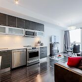 Stunning High Floor 1 Bedroom Condo Near Toronto General Hospital, U o