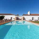 Cenoura-Brava Villas & Suites.