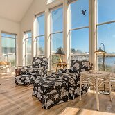 At Ease - 535 Barcelona 3 Bedroom Home by RedAwning