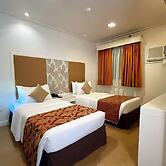 La Piazza Hotel and Convention Center