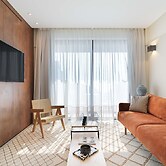 LIV Mackenzie Beach Suites