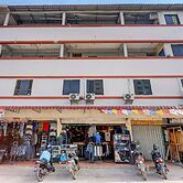 OYO 92322 Hasan House SyariahNearPelabuhan Feri Harbor Bay