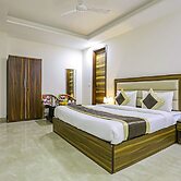 Fabhotel White House Bnb