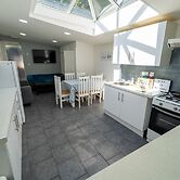 39 North Road Studios Near QE and UOB