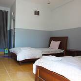 Nha Nghi Van Long Elephants