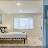 Centrally Located Studio Near Downtown