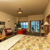 Turtle Rocks Oceanfront Inn