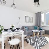 Warszawska Apartment Gdynia by Renters