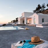 Sleeps8-parking-garden-pool-sunsets-barbeque