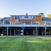 Deck House Limit 25 7 Bedroom Villa by RedAwning