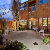 The Peerless Hotel by WanderLodges