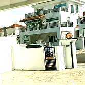 OYO HOME 90769 Flo Inn Homestay Bsi