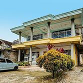 SPOT ON 92446 Penginapan Aina Syariah