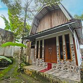 Hotel O Awenk Homestay Near SD Gunung Wakul