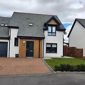 4-bed House in Elgin, Optional fee for hot tub