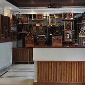 Mahesh Hotel & Restaurant