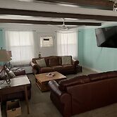 Historic Beach Side Getaway - Pet Friendly, Wifi 3 Bedroom Cottage by 